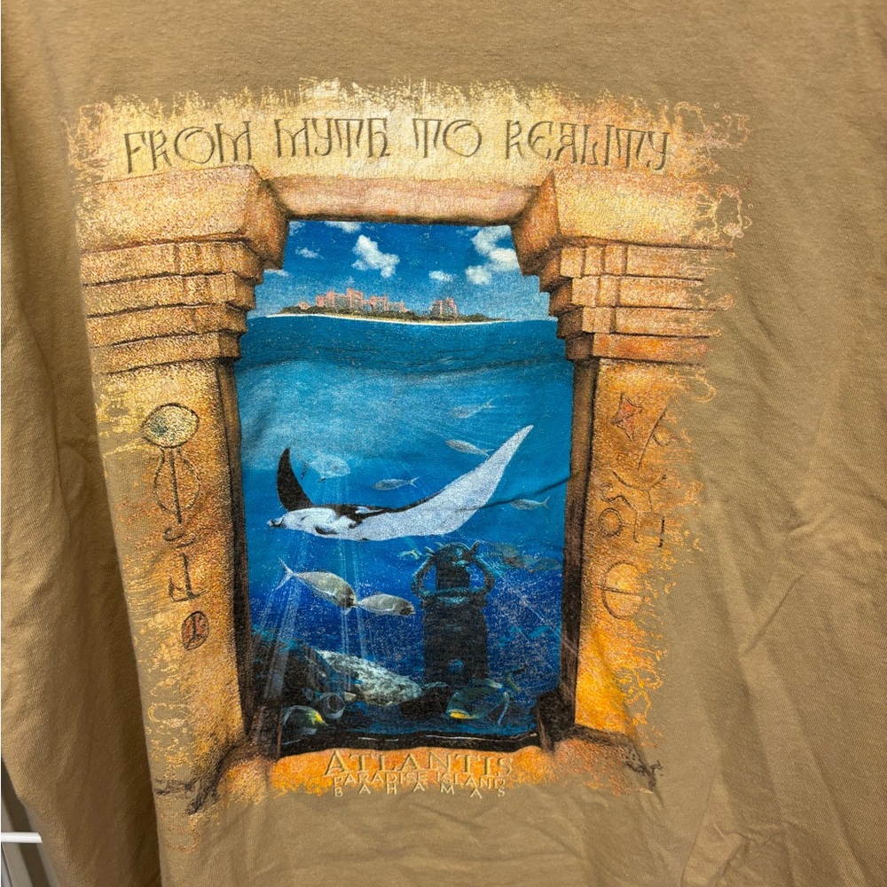 Licensed Atlantis Paradise Island Bahamas Short Sleeve T-Shirt Size XXL. Cotton.